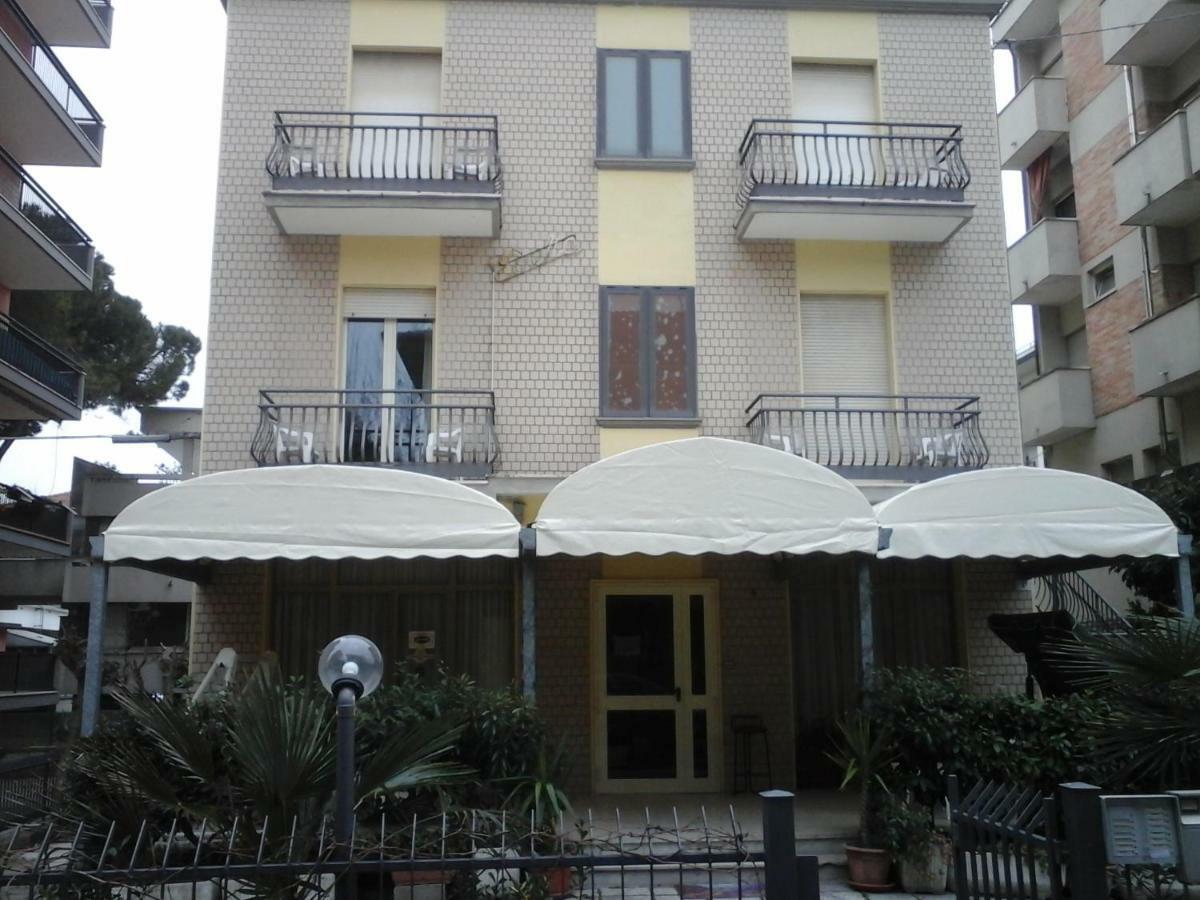 Residence Edera Rimini Exteriör bild